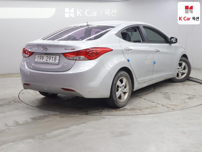 2011 - hyundai avante