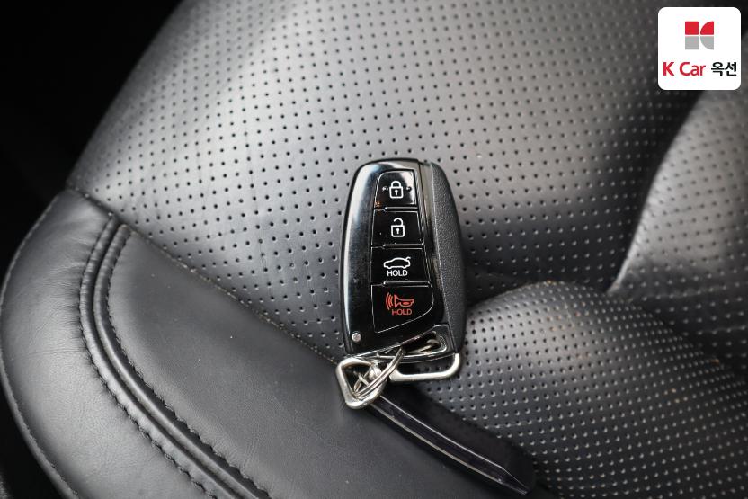 2011 - hyundai grandeur