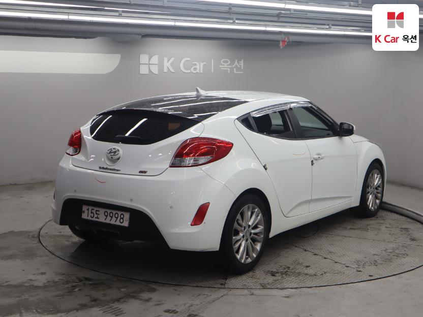 2012 - hyundai veloster