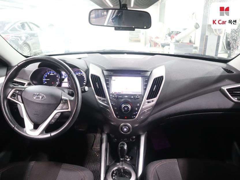 2012 - hyundai veloster