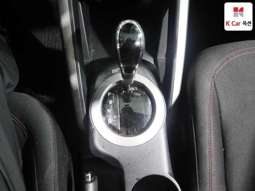 2012 - hyundai veloster
