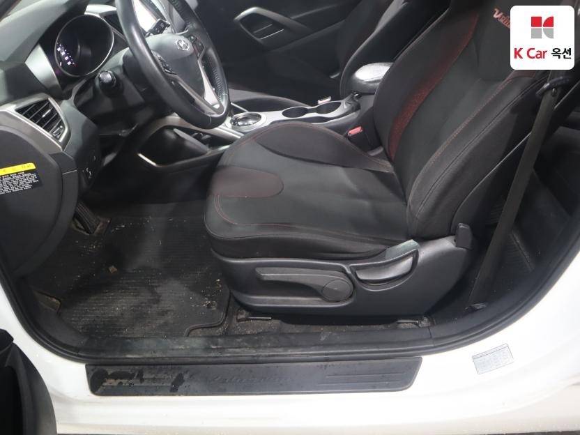 2012 - hyundai veloster