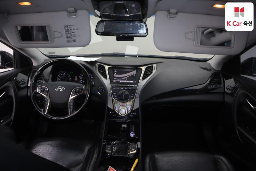 2011 - hyundai grandeur
