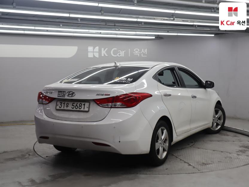 2011 - hyundai avante