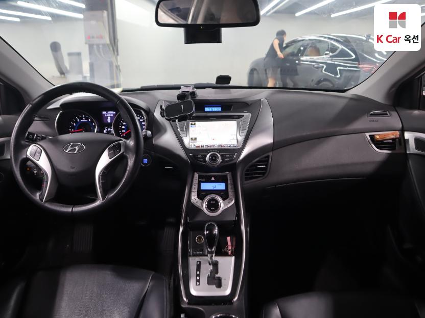 2011 - hyundai avante