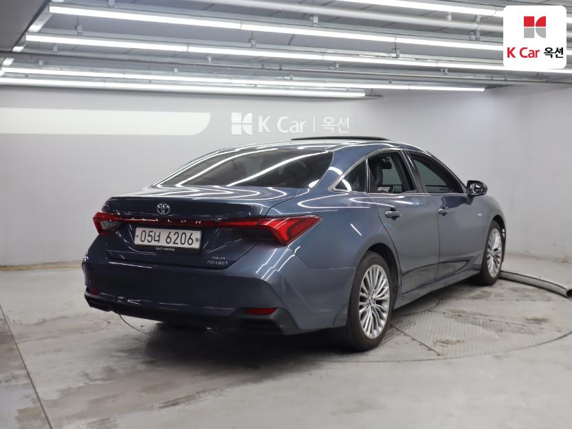 2019 - toyota avalon