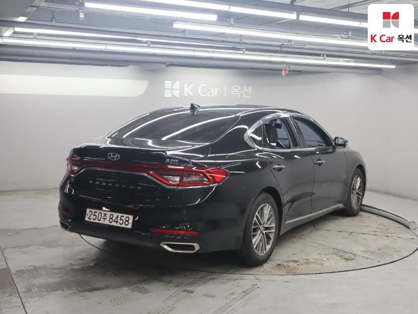 2018 - hyundai grandeur
