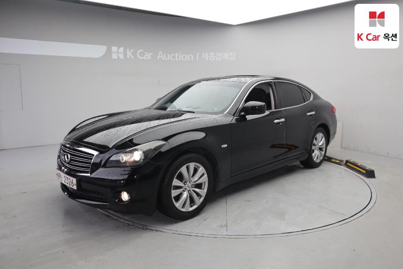 2011 - infiniti m37