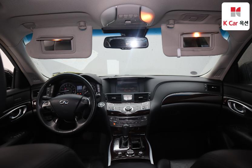 2011 - infiniti m37