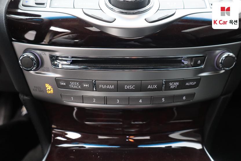 2011 - infiniti m37