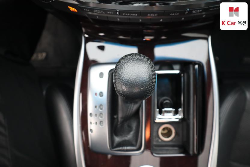 2011 - infiniti m37
