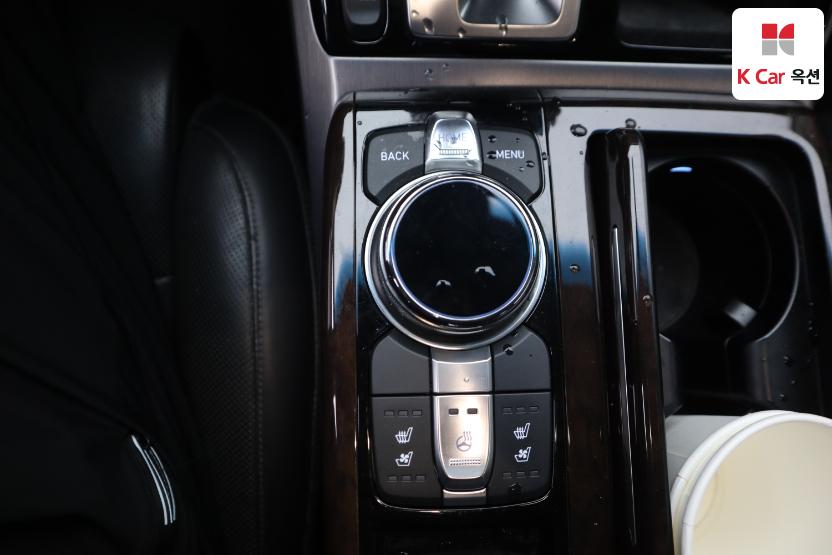 2016 - genesis eq900