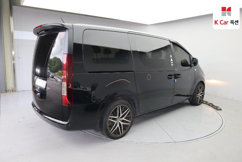 2022 - hyundai staria