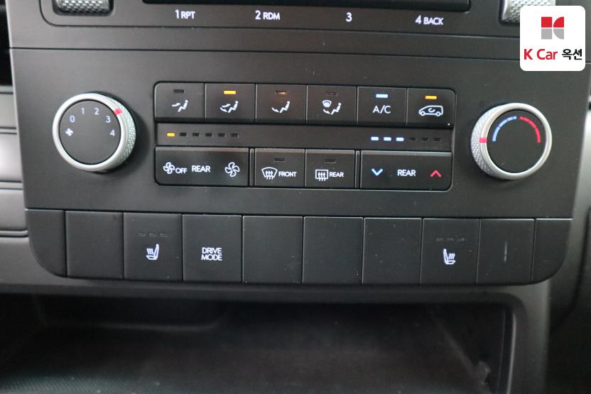2022 - hyundai staria