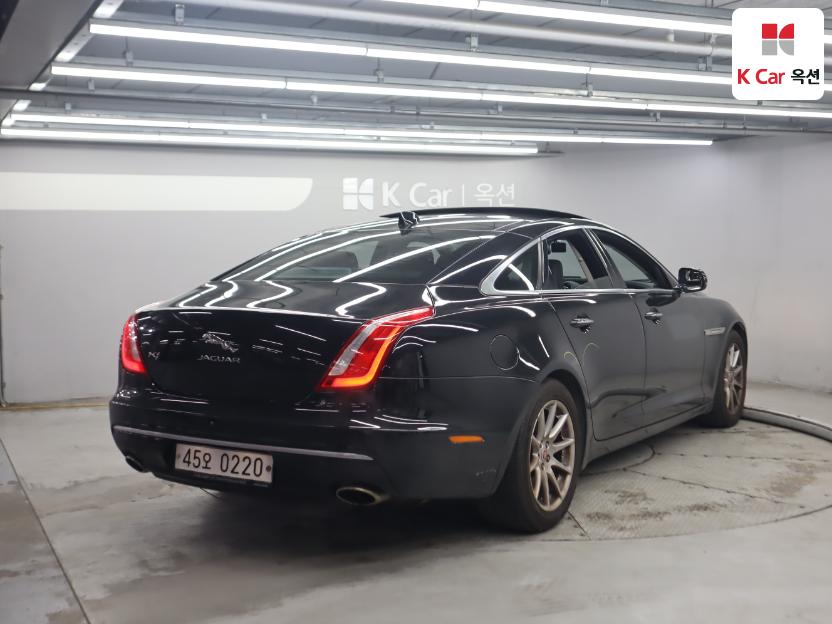 2016 - jaguar xj