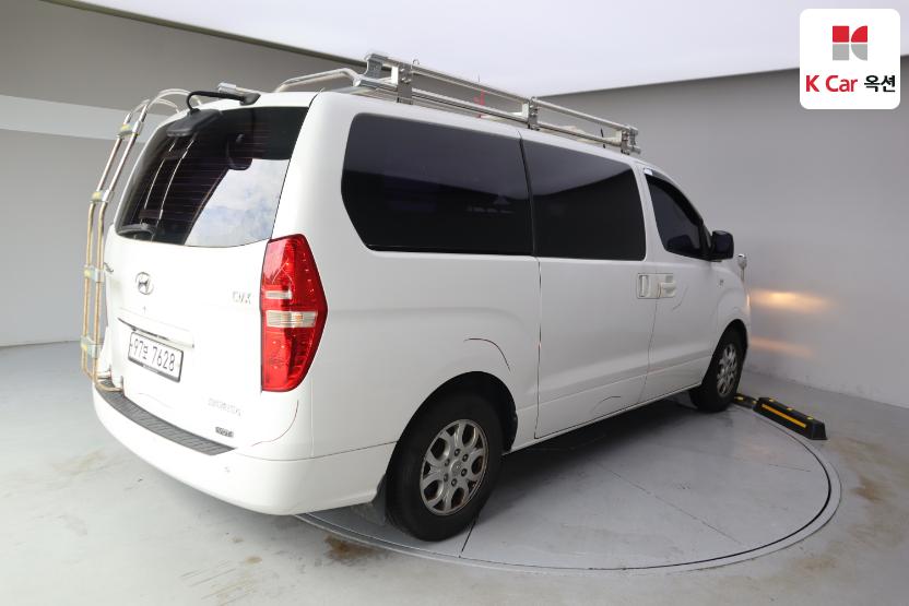2012 - hyundai grand starex
