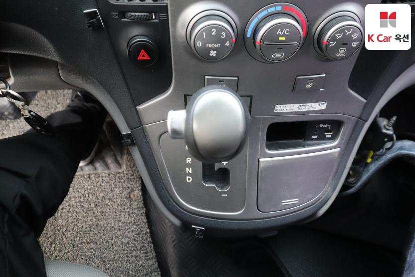 2012 - hyundai grand starex