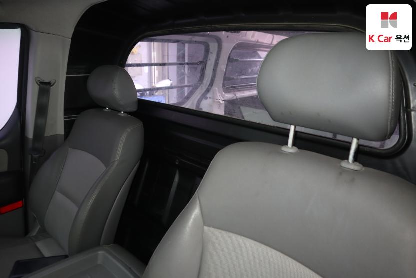 2012 - hyundai grand starex