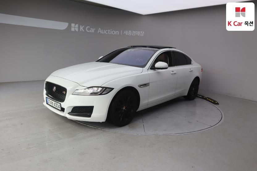 2017 - jaguar xf