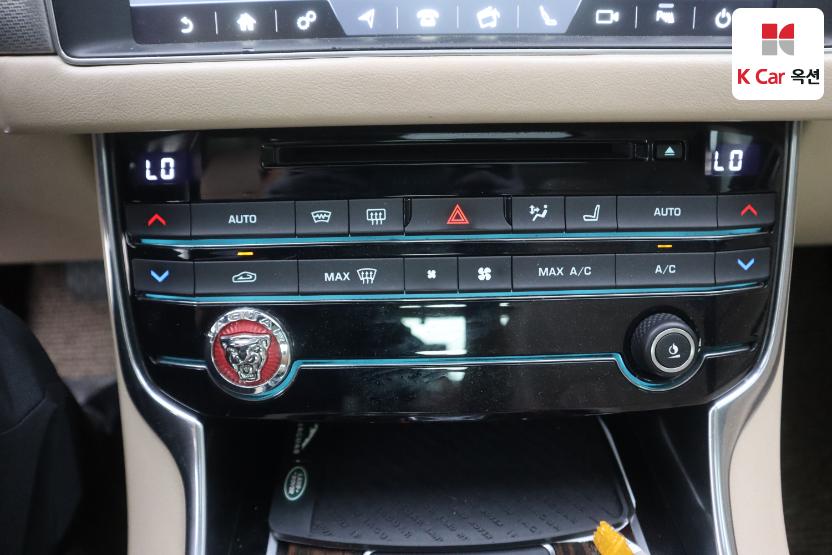 2017 - jaguar xf