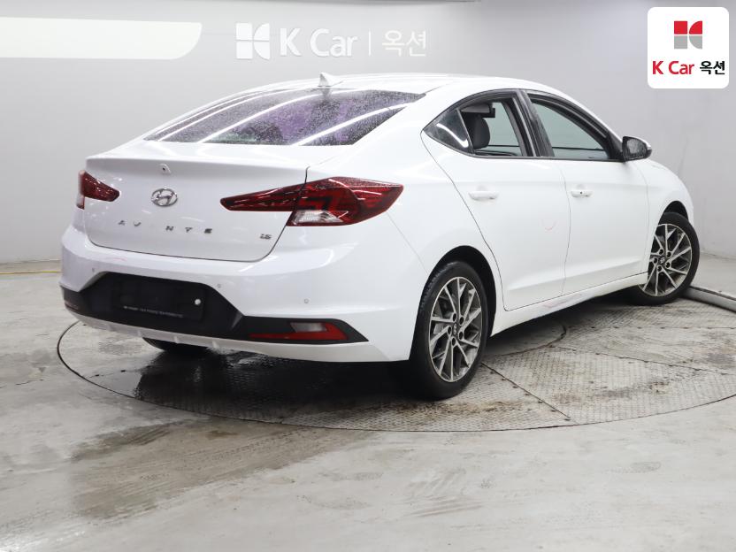 2019 - hyundai avante