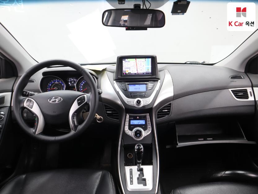 2012 - hyundai avante