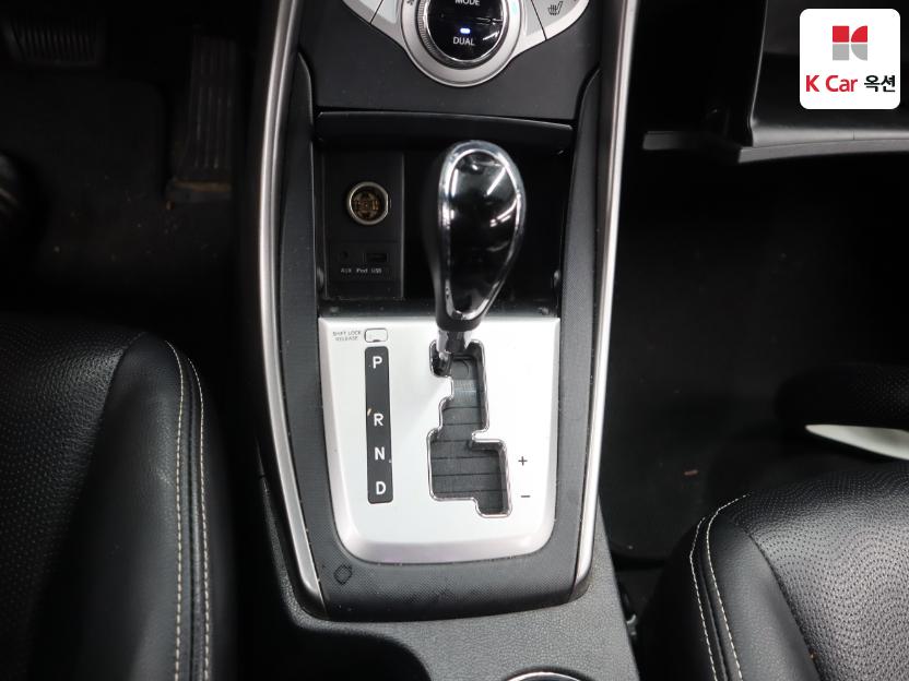 2012 - hyundai avante