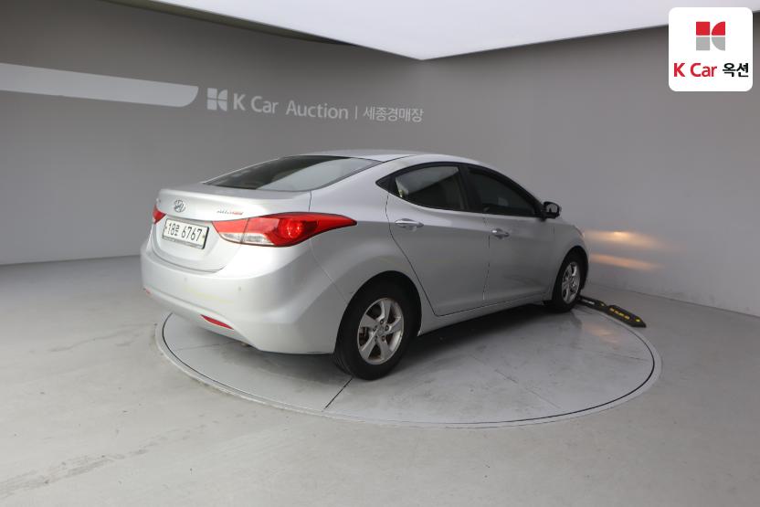 2011 - hyundai avante