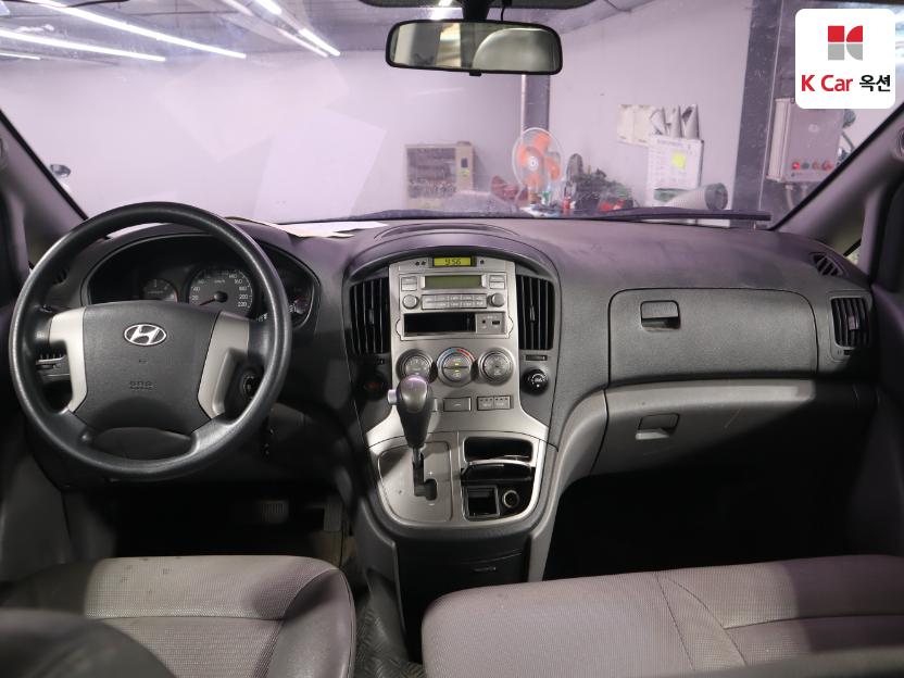 2011 - hyundai grand starex