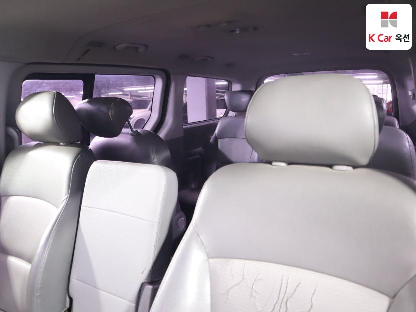 2011 - hyundai grand starex