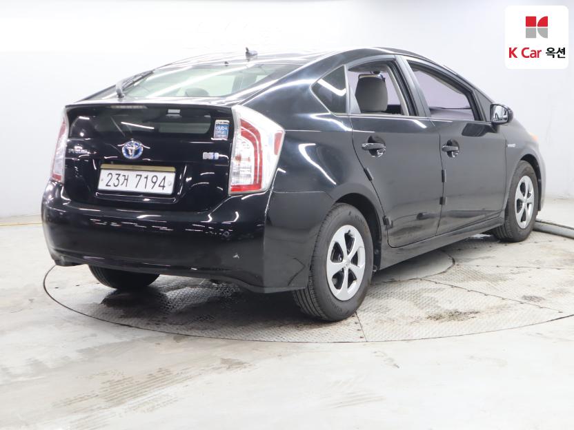 2012 - toyota prius