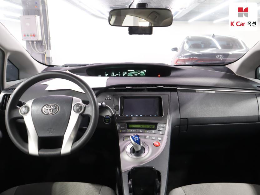 2012 - toyota prius