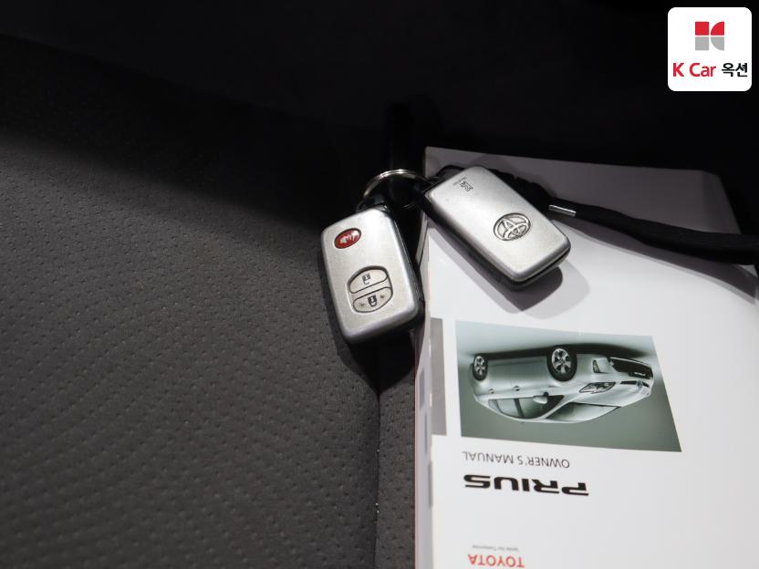 2012 - toyota prius