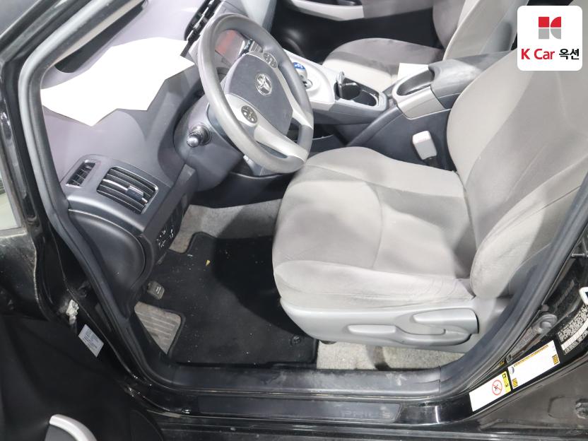 2012 - toyota prius