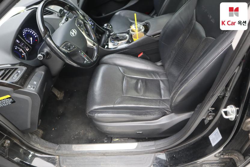 2011 - hyundai grandeur