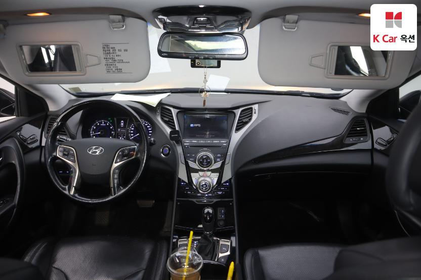 2011 - hyundai grandeur