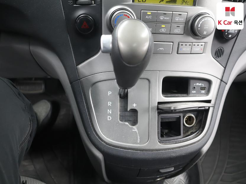 2012 - hyundai grand starex