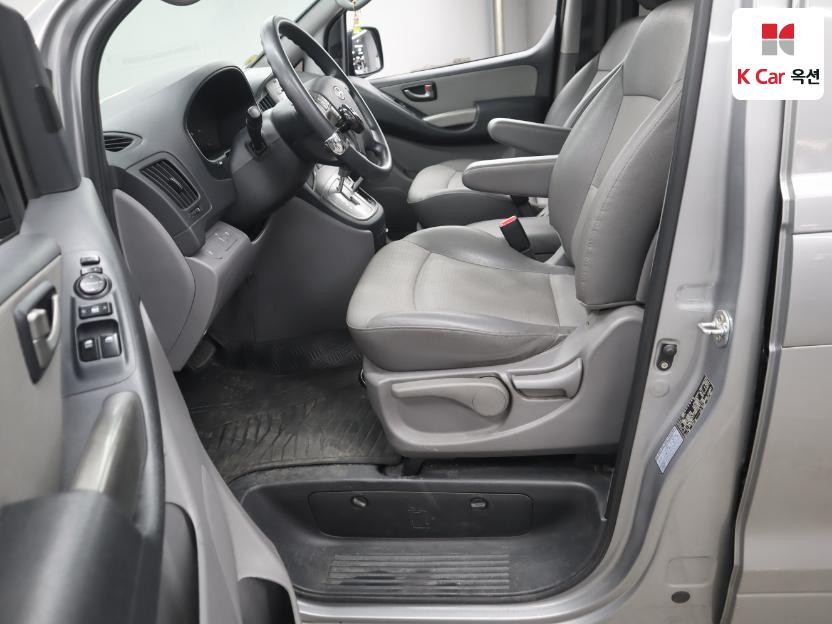 2012 - hyundai grand starex