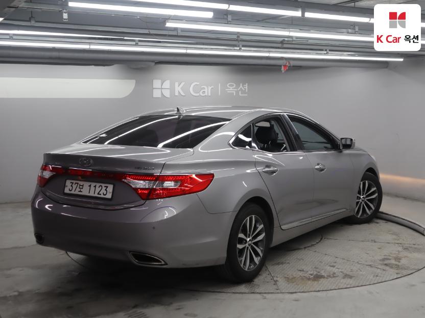 2011 - hyundai grandeur