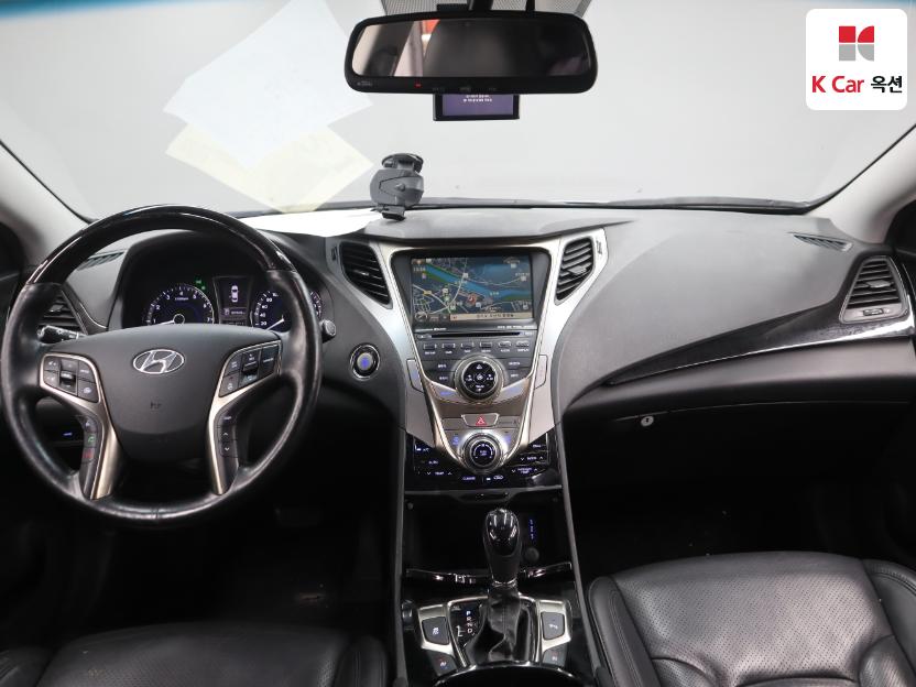 2011 - hyundai grandeur