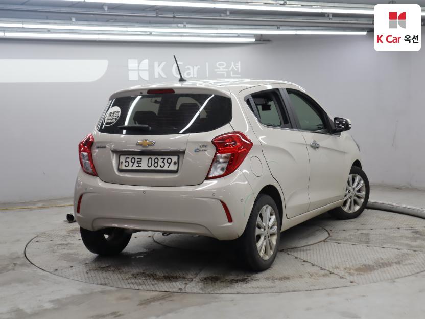 2016 - chevrolet spark