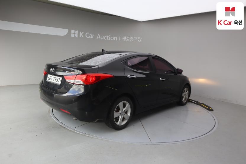 2012 - hyundai avante
