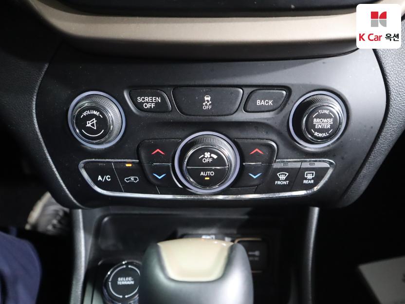 2015 - jeep cherokee