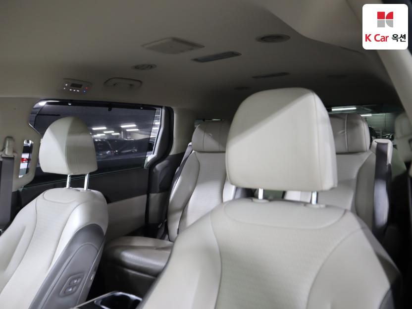 2023 - kia carnival