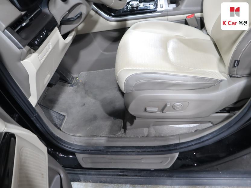 2023 - kia carnival