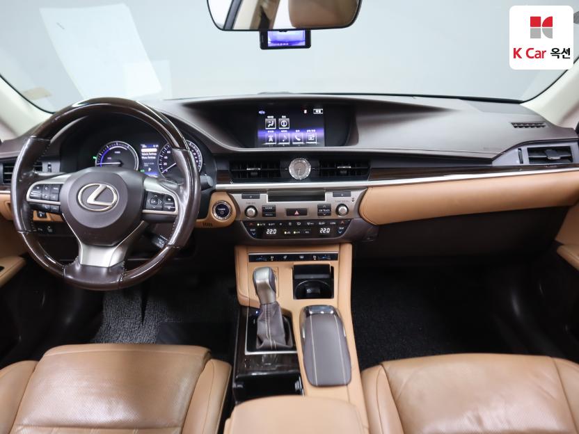 2018 - lexus es300h