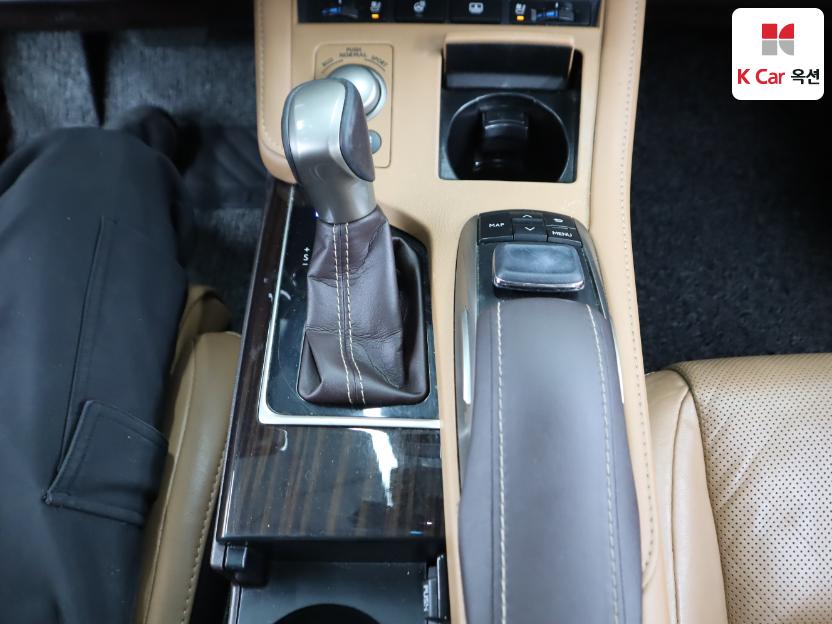 2018 - lexus es300h