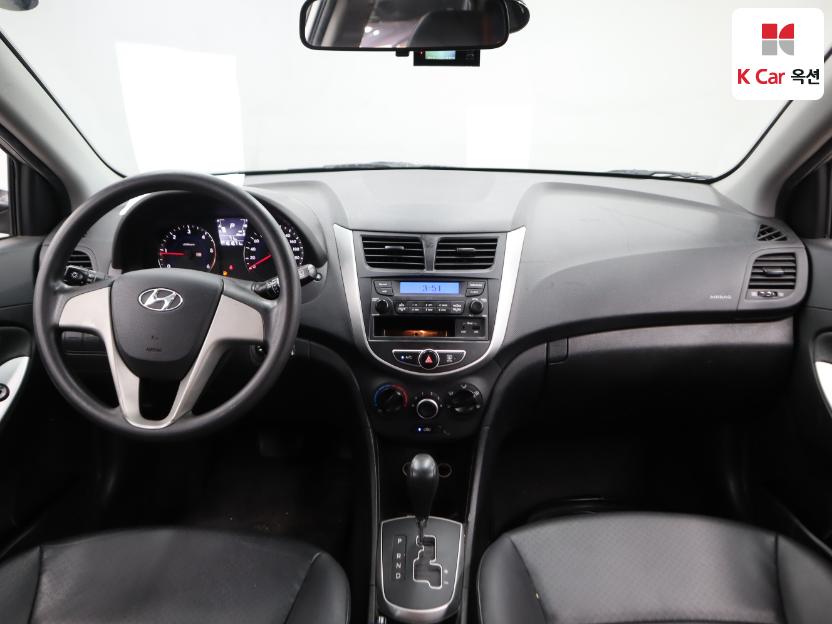 2014 - hyundai accent