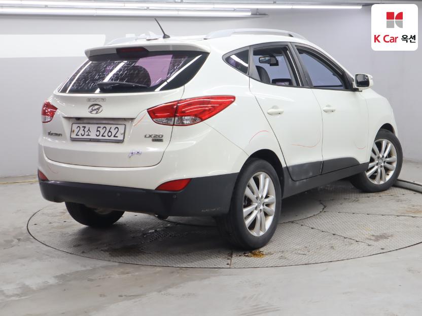 2011 - hyundai tucson