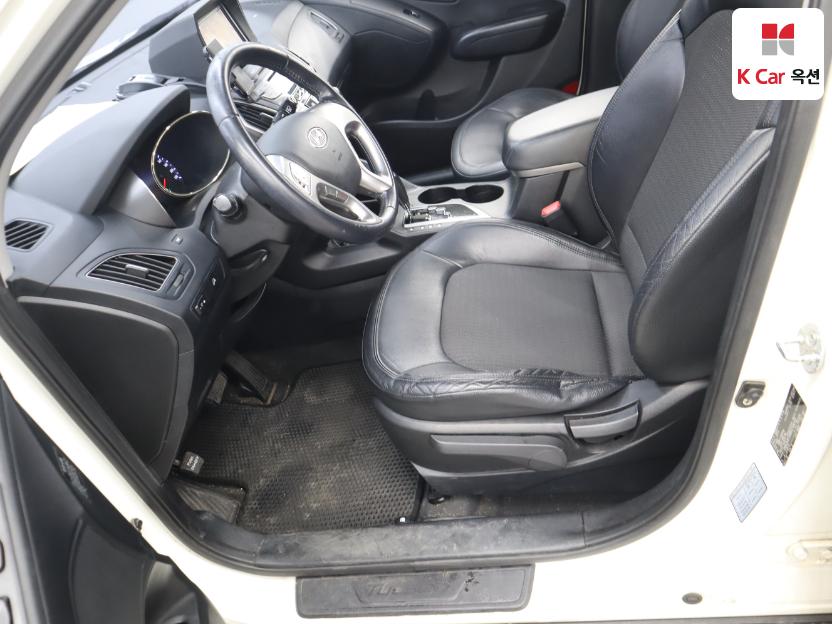 2011 - hyundai tucson
